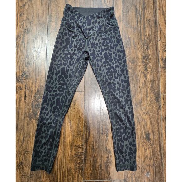 Victoria's Secret Leggings Size 2 Black Cheetah - Picture 1 of 3